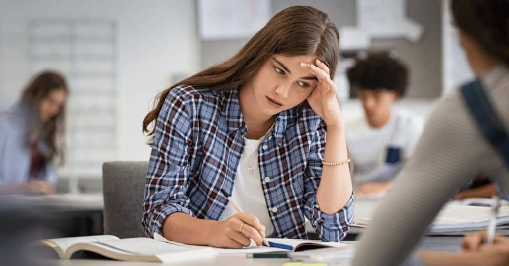When Should a Teenager See a Therapist